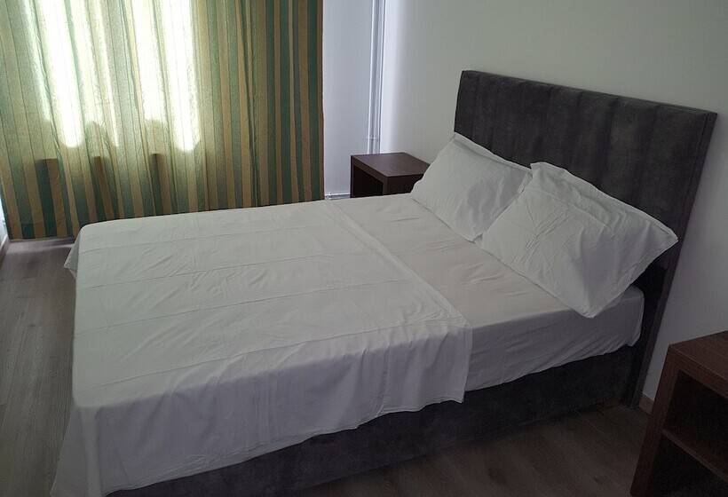 Hotell Auberge De Bagneux