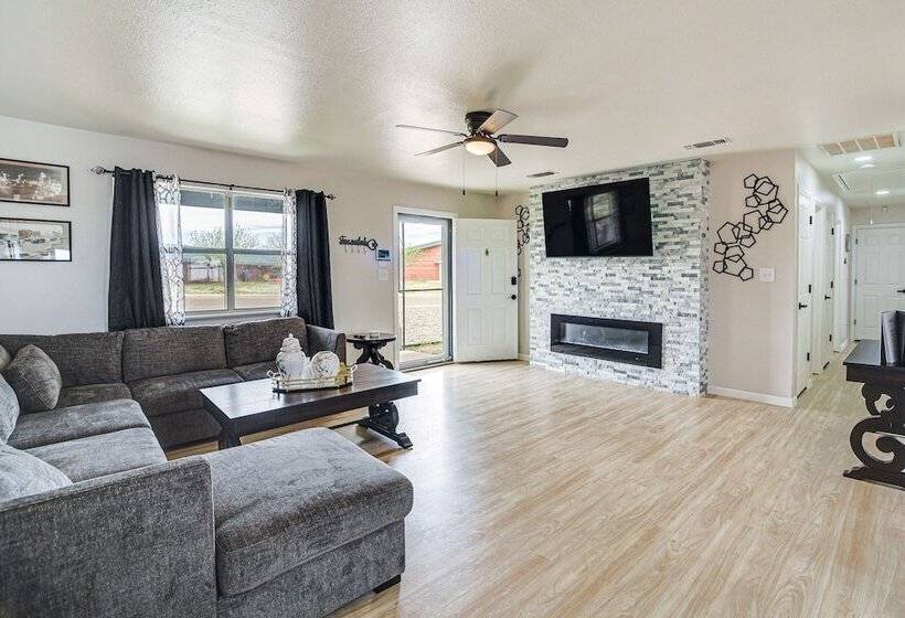 New Mexico Smart Home W/ Private Yard & Grill