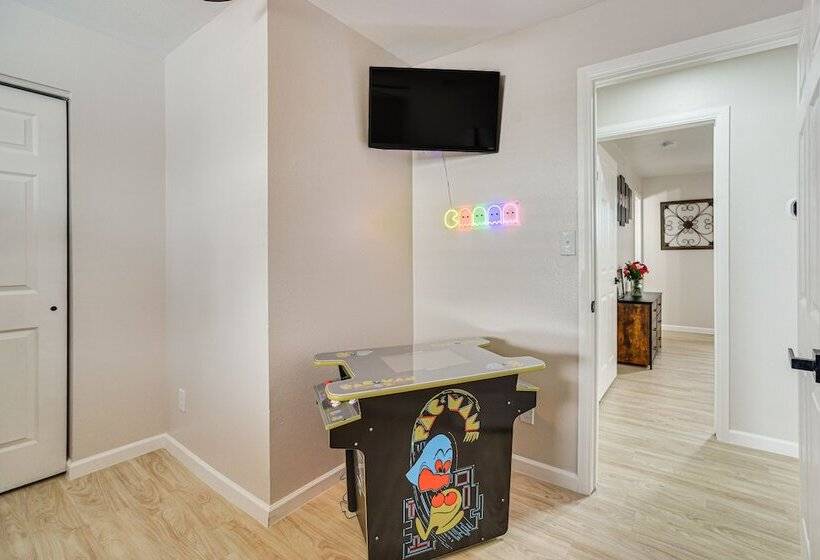 New Mexico Smart Home W/ Private Yard & Grill