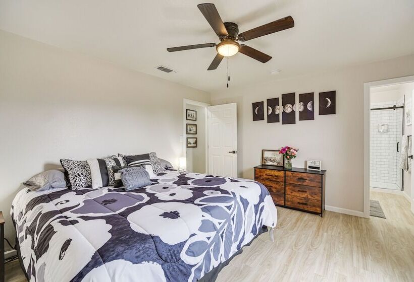 New Mexico Smart Home W/ Private Yard & Grill