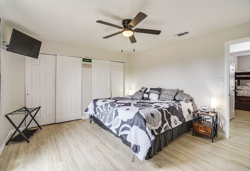 New Mexico Smart Home W/ Private Yard & Grill