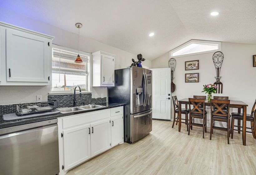 New Mexico Smart Home W/ Private Yard & Grill