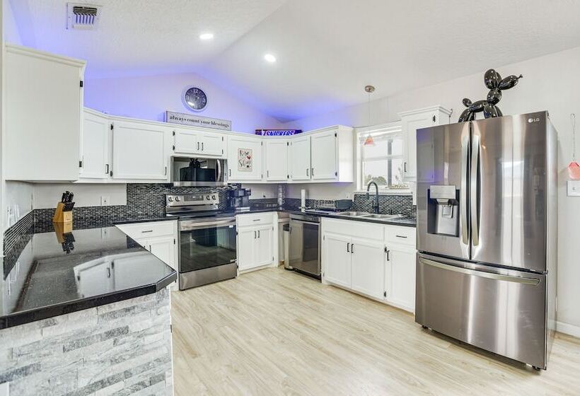 New Mexico Smart Home W/ Private Yard & Grill