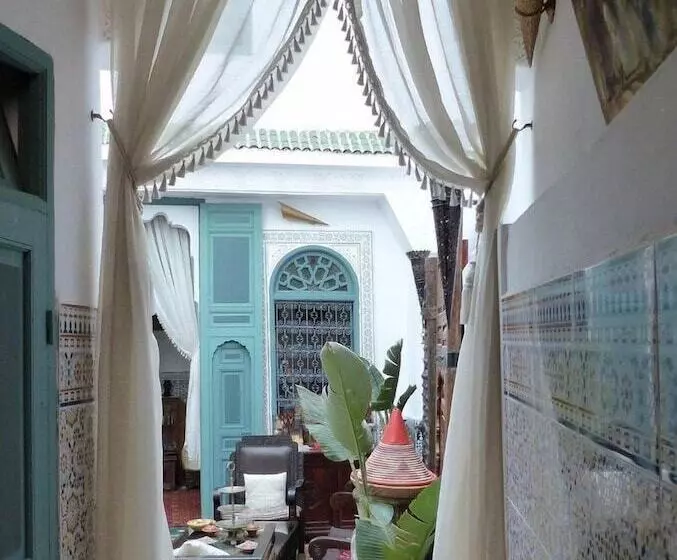 Majatalo Ryad Dar Al Maknassia