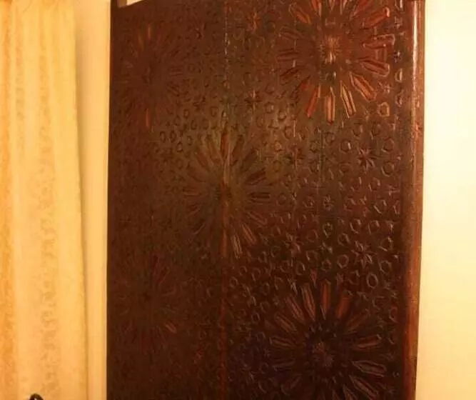 Majatalo Ryad Dar Al Maknassia