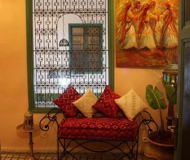 Majatalo Ryad Dar Al Maknassia