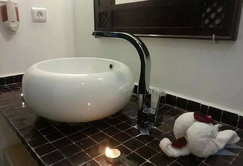 Majatalo Ryad Dar Al Maknassia