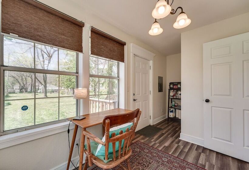 Springfield Home < 1/2 Mi To Commercial Street!