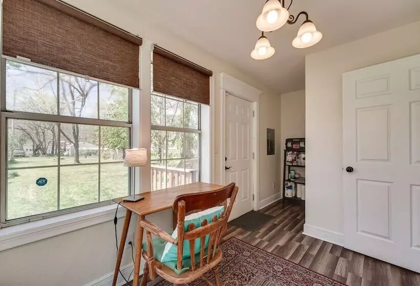 Springfield Home < 1/2 Mi To Commercial Street!