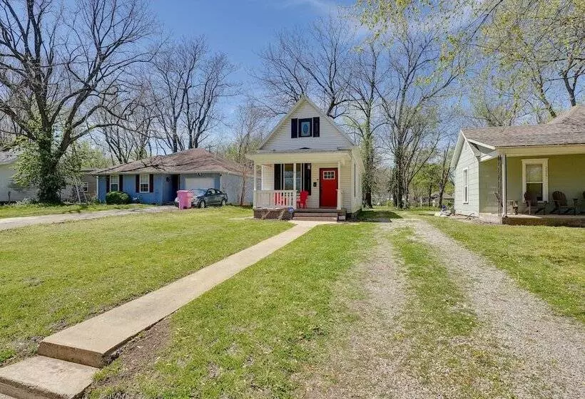 Springfield Home < 1/2 Mi To Commercial Street!