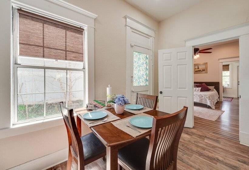 Springfield Home < 1/2 Mi To Commercial Street!