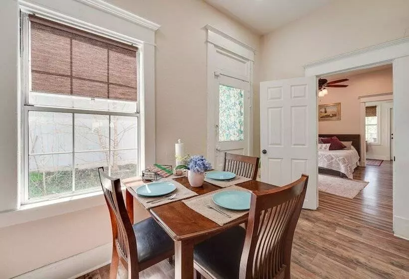 Springfield Home < 1/2 Mi To Commercial Street!