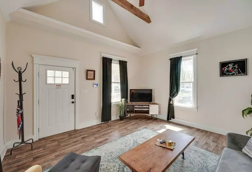 Springfield Home < 1/2 Mi To Commercial Street!