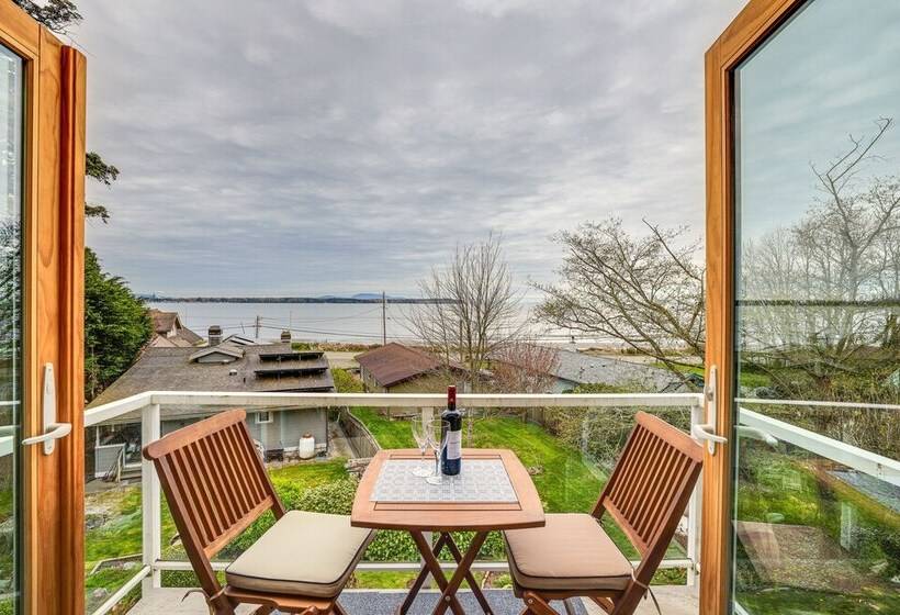 Beautiful Birch Bay Retreat W/ Deck & Fire Pit!