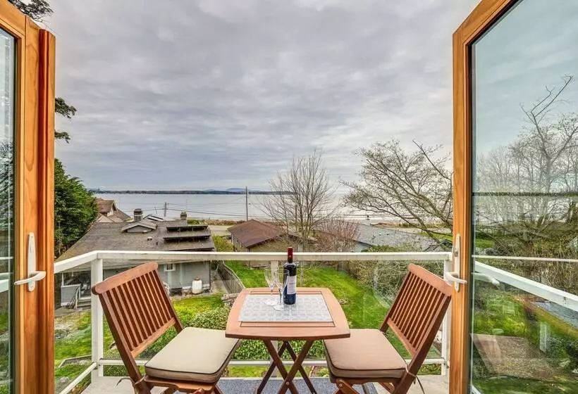 Beautiful Birch Bay Retreat W/ Deck & Fire Pit!