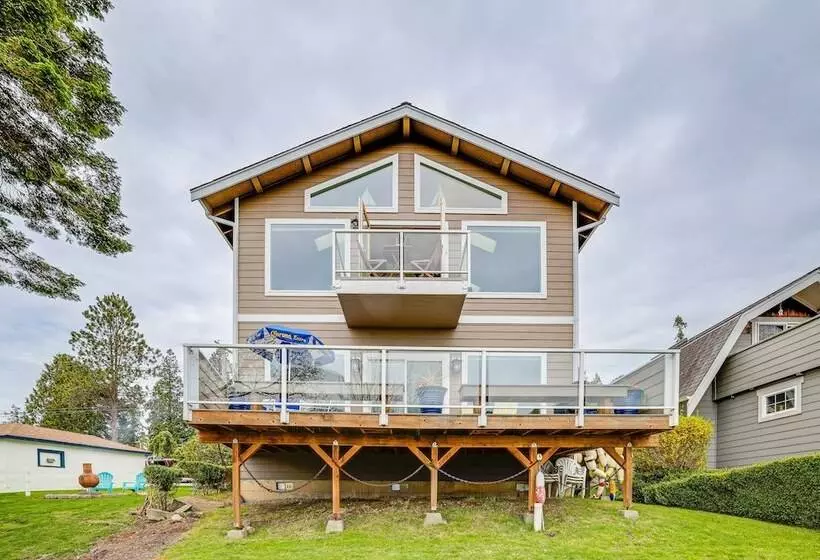 Beautiful Birch Bay Retreat W/ Deck & Fire Pit!