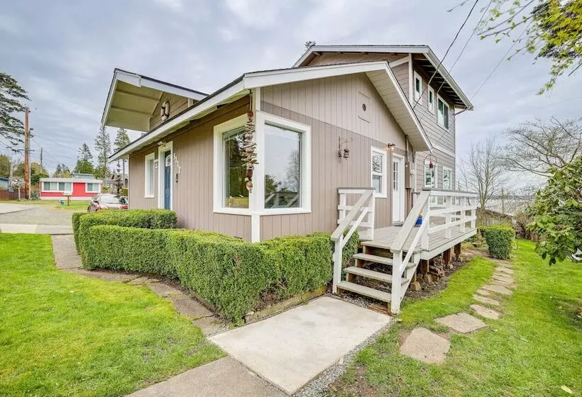 Beautiful Birch Bay Retreat W/ Deck & Fire Pit!