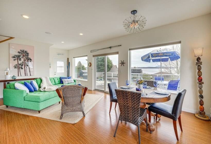 Beautiful Birch Bay Retreat W/ Deck & Fire Pit!