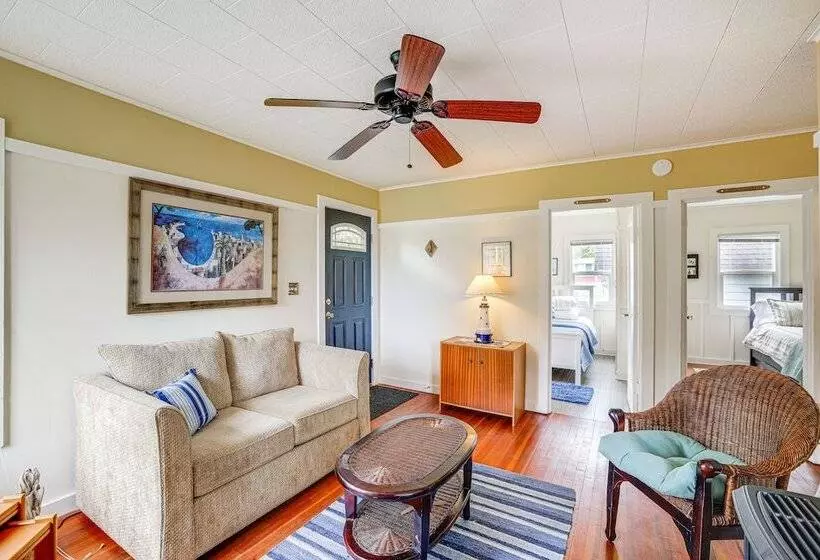 Beautiful Birch Bay Retreat W/ Deck & Fire Pit!