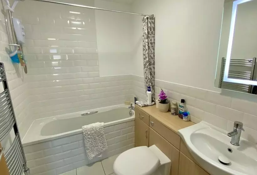 Beautiful, Private Farm Cottage In Anglesey