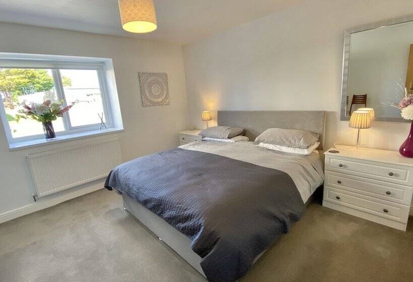 Beautiful, Private Farm Cottage In Anglesey