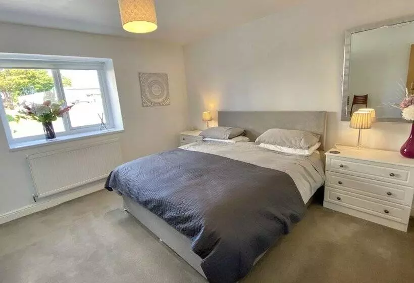 Beautiful, Private Farm Cottage In Anglesey