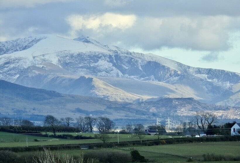 Beautiful, Private Farm Cottage In Anglesey