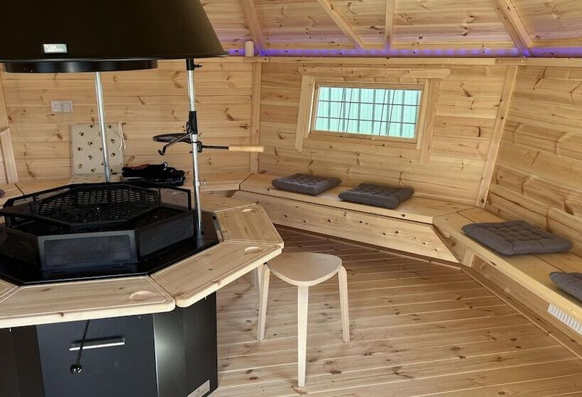 Beautiful, Private Farm Cottage In Anglesey