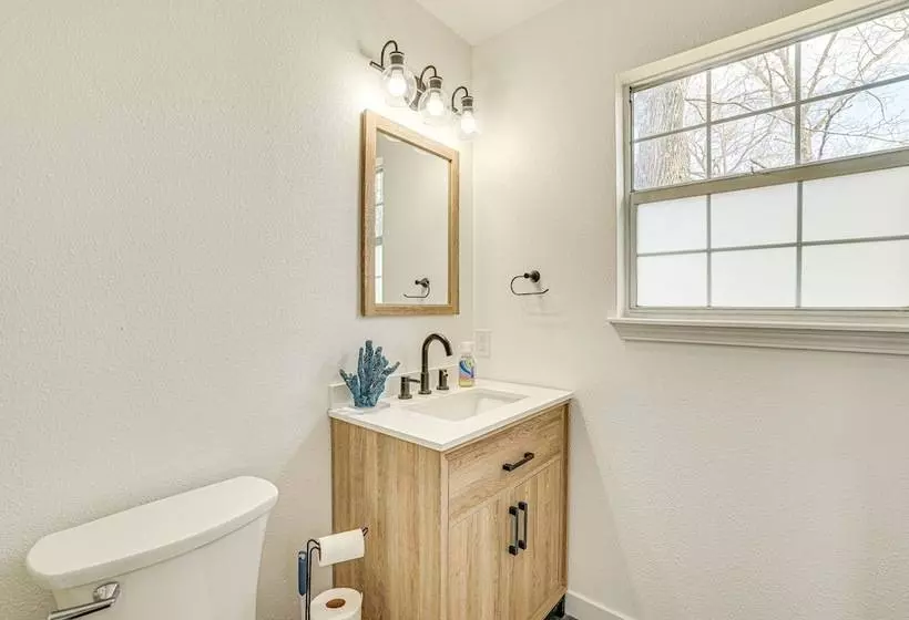Bella Vista Home W/ On Site Back 40 Trail Access!