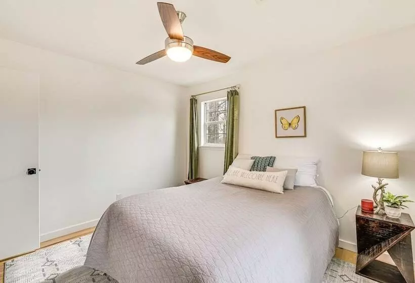 Bella Vista Home W/ On Site Back 40 Trail Access!