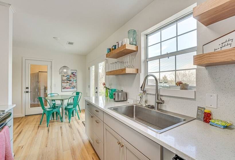 Bella Vista Home W/ On Site Back 40 Trail Access!