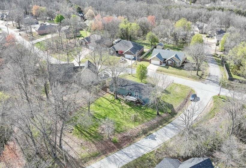 Bella Vista Home W/ On Site Back 40 Trail Access!