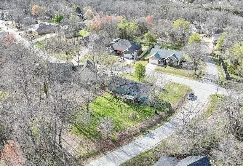 Bella Vista Home W/ On Site Back 40 Trail Access!