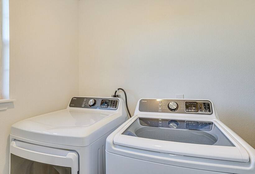 Bella Vista Home W/ On Site Back 40 Trail Access!