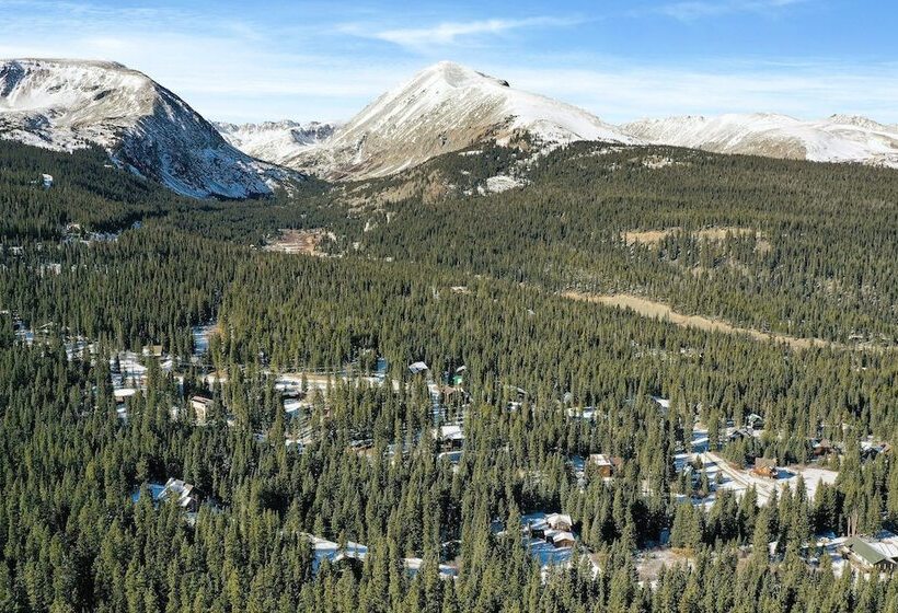 Secluded Rustic Mountain Retreat W/ Updated Touch