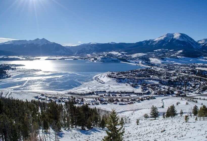 Secluded Rustic Mountain Retreat W/ Updated Touch