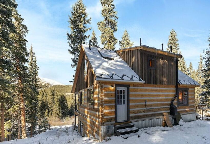 Secluded Rustic Mountain Retreat W/ Updated Touch