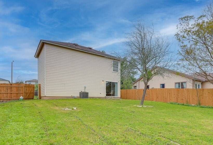 Charming Family Home W/ Yard   24 Mi To Austin!
