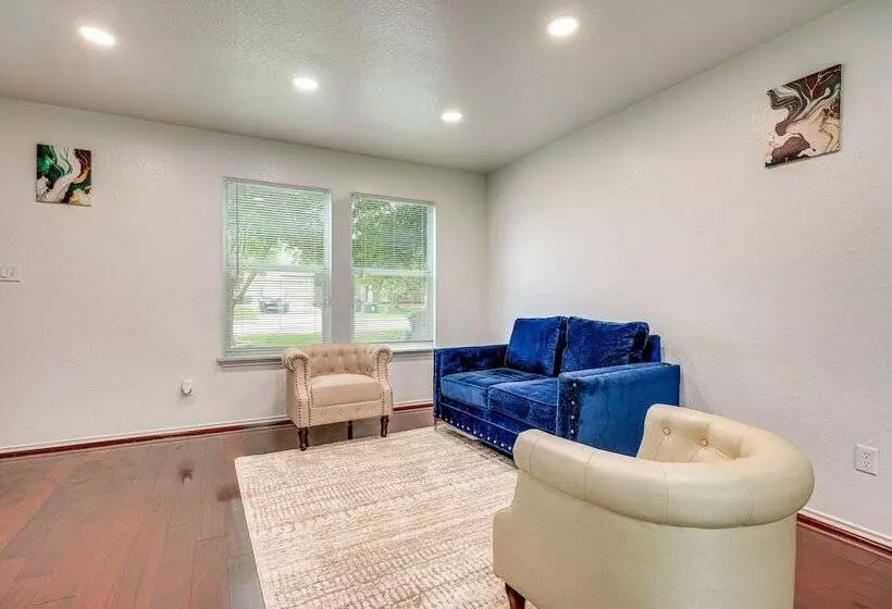 Charming Family Home W/ Yard   24 Mi To Austin!