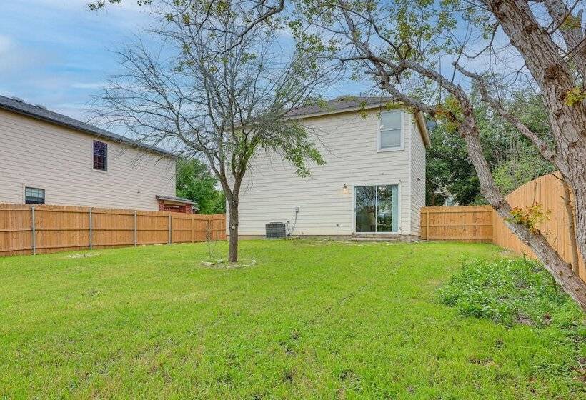 Charming Family Home W/ Yard   24 Mi To Austin!