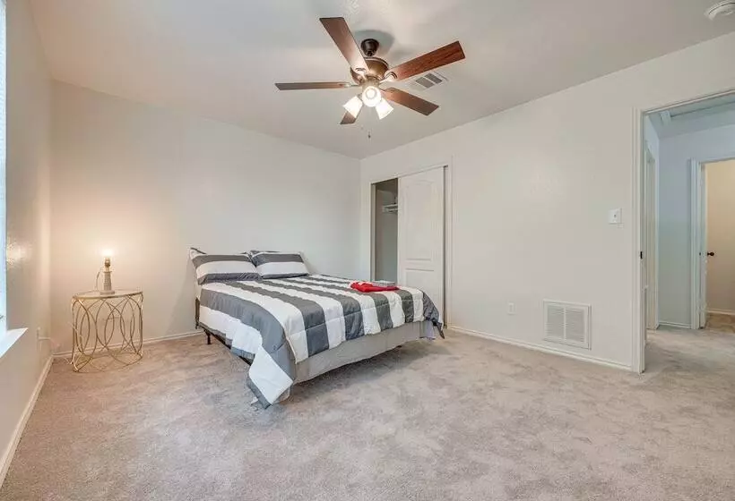 Charming Family Home W/ Yard   24 Mi To Austin!