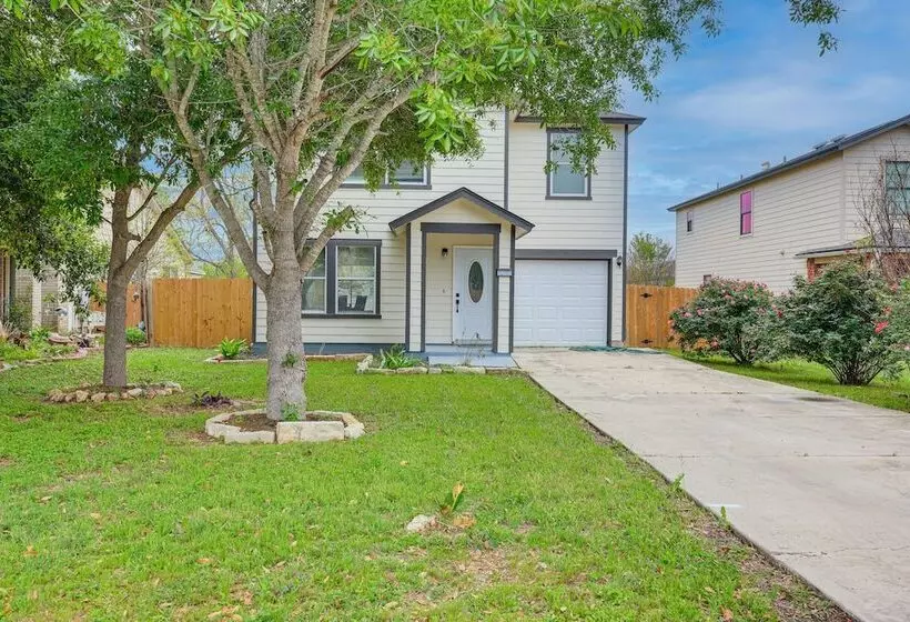 Charming Family Home W/ Yard   24 Mi To Austin!