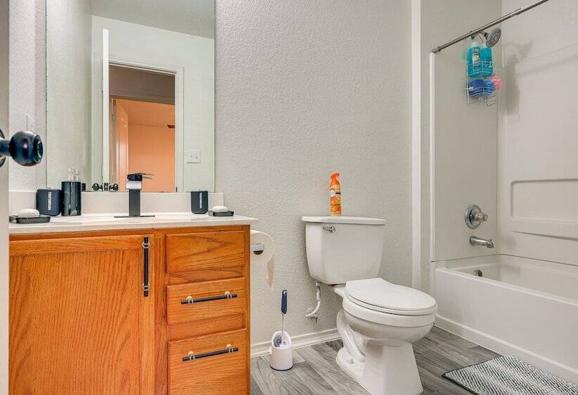 Charming Family Home W/ Yard   24 Mi To Austin!