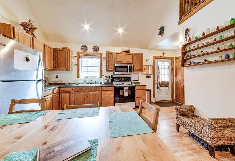 Cozy Roscoe Cabin W/ Fire Pit & Balcony!