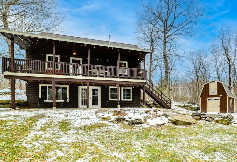Cozy Roscoe Cabin W/ Fire Pit & Balcony!