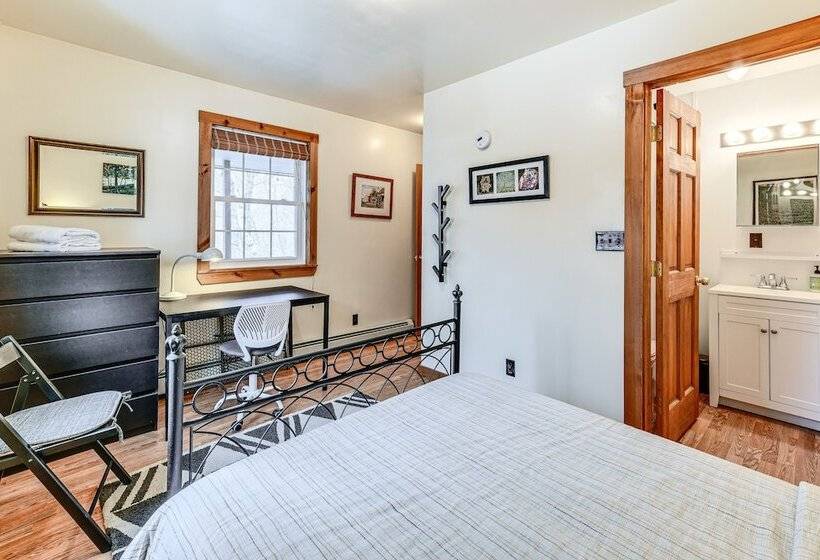 Cozy Roscoe Cabin W/ Fire Pit & Balcony!