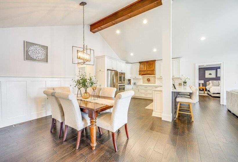 Lakefront Lake Oconee Home: Boat Dock + Hot Tub