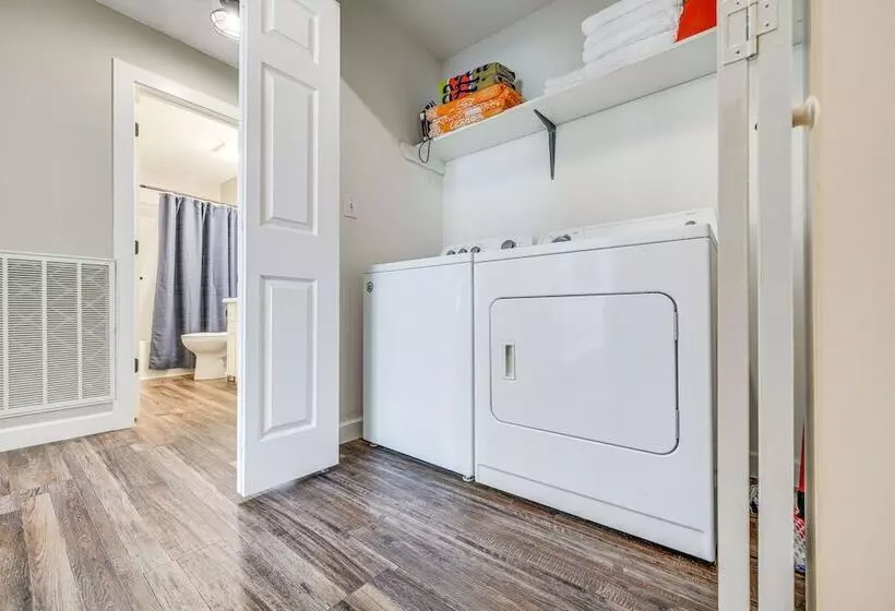 Lakefront Milledgeville Home W/ Private Dock!