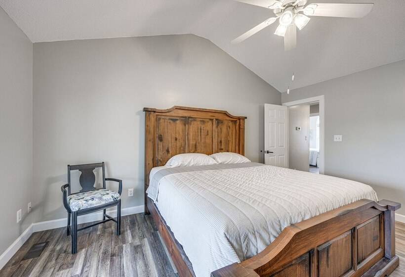 Lakefront Milledgeville Home W/ Private Dock!