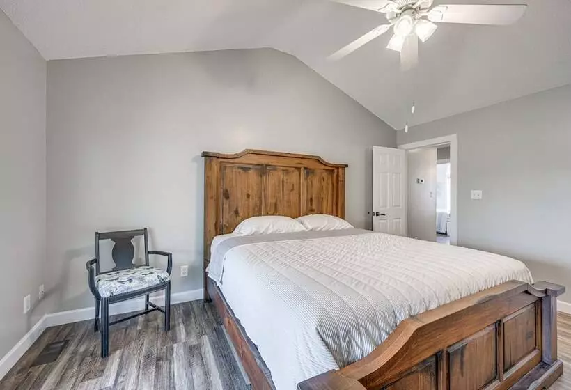 Lakefront Milledgeville Home W/ Private Dock!